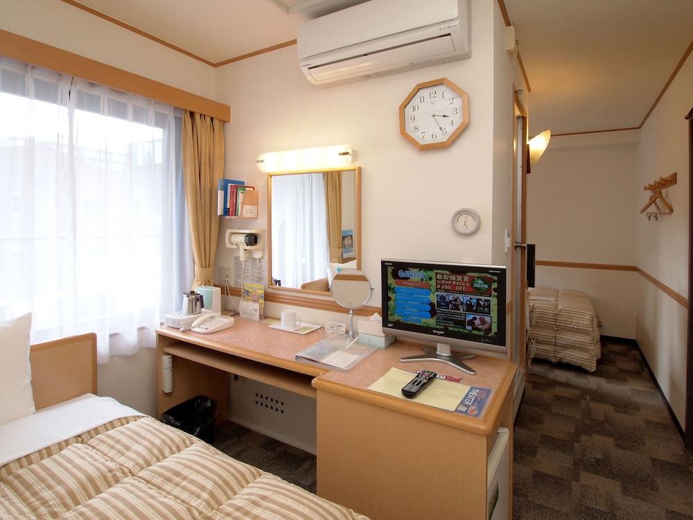 Toyoko Inn Okayama Eki Nishi Guchi Hiroba 외부 사진