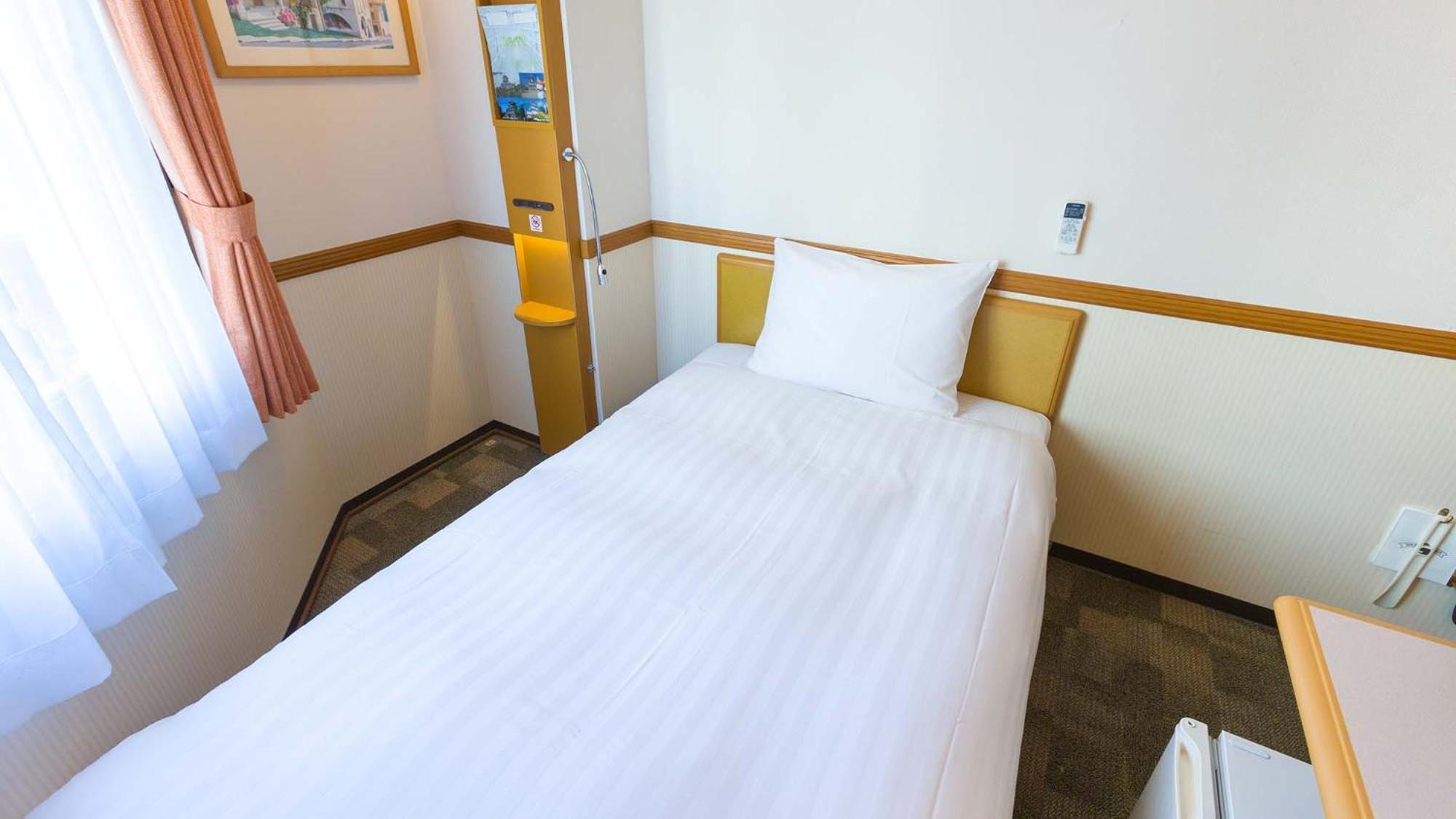 Toyoko Inn Okayama Eki Nishi Guchi Hiroba 객실 사진