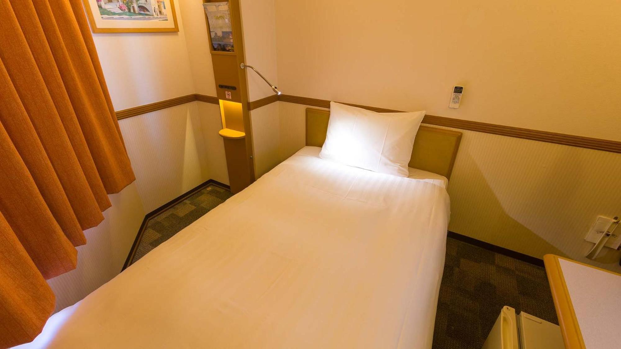 Toyoko Inn Okayama Eki Nishi Guchi Hiroba 객실 사진