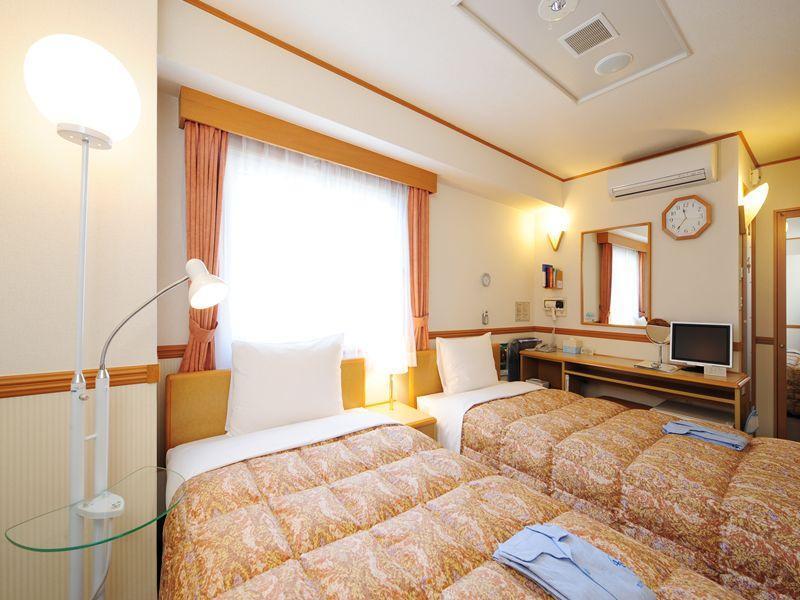 Toyoko Inn Okayama Eki Nishi Guchi Hiroba 외부 사진